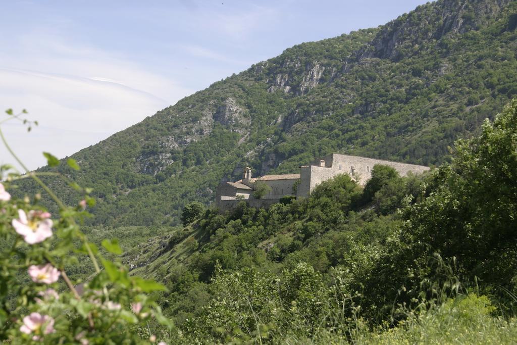 Hotel Monastero Fortezza Di Santo Spirito Fossa Exterior foto